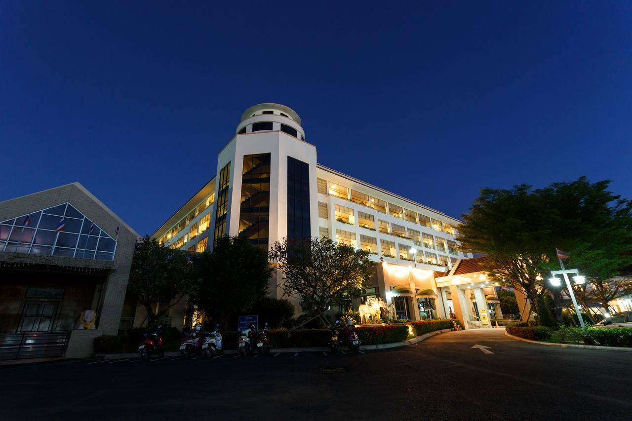 Surin Majestic Hotel Exterior photo